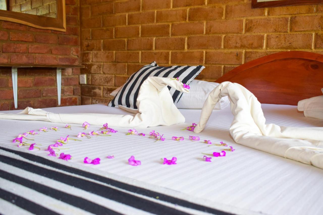 Rafters Retreat Hotel คิตุลกาลา ภายนอก รูปภาพ